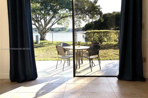 Купить виллу или дом в Майами, Флорида 3 спальни, 126.72м2, № 1973113 - фото 7