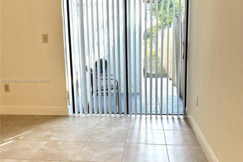 Купить виллу или дом в Майами, Флорида 3 спальни, 126.72м2, № 1973113 - фото 14