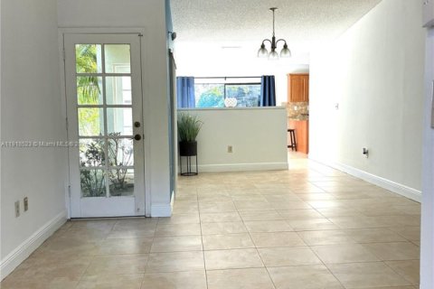 Купить виллу или дом в Майами, Флорида 3 спальни, 126.72м2, № 1973113 - фото 4