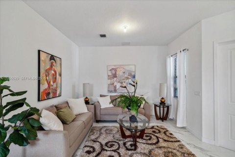 House in Miramar, Florida 5 bedrooms, 337.51 sq.m. № 2244016 - photo 14