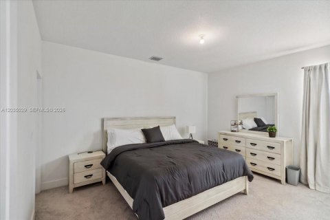 House in Miramar, Florida 5 bedrooms, 337.51 sq.m. № 2244016 - photo 28