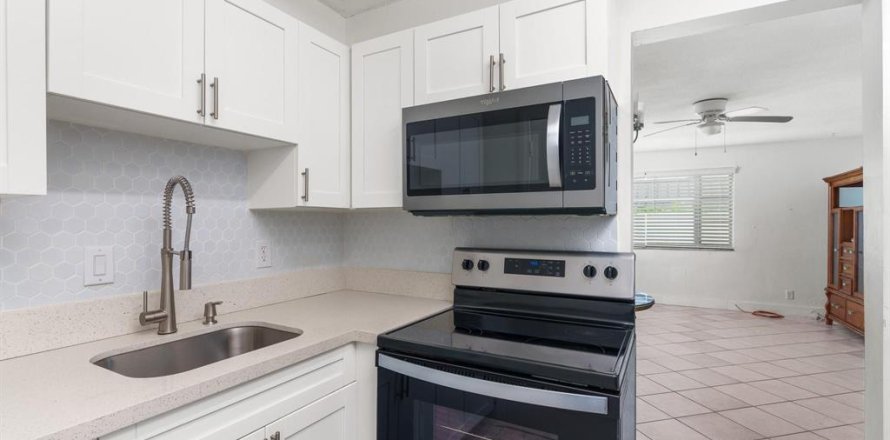 Condo à Pompano Beach, Floride, 1 chambre  № 2370610
