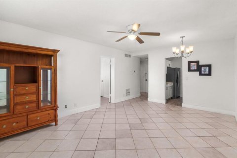 Copropriété à vendre à Pompano Beach, Floride: 1 chambre, 70.23 m2 № 2370610 - photo 10