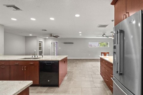 House in Winter Park, Florida 3 bedrooms, 209.59 sq.m. № 1837823 - photo 15