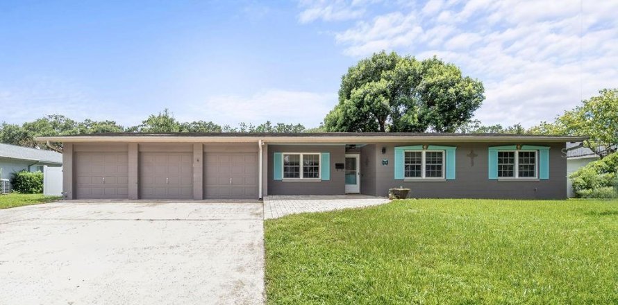 House in Winter Park, Florida 3 bedrooms, 209.59 sq.m. № 1837823