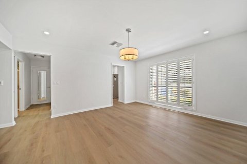 Villa ou maison à louer à Stuart, Floride: 3 chambres, 193.24 m2 № 2410789 - photo 9