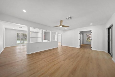Villa ou maison à louer à Stuart, Floride: 3 chambres, 193.24 m2 № 2410789 - photo 17