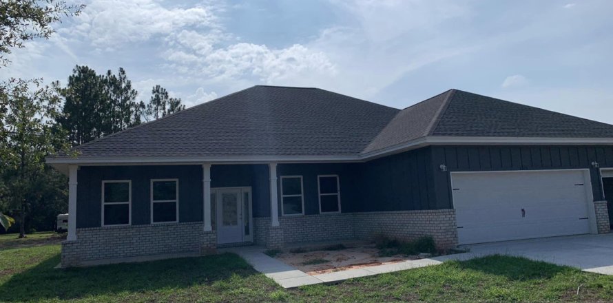 House in Baker, Florida 3 bedrooms, 174.56 sq.m. № 559276