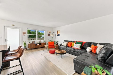 Condo in Deerfield Beach, Florida, 2 bedrooms  № 2286830 - photo 8