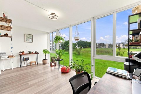 Condo in Deerfield Beach, Florida, 2 bedrooms  № 2286830 - photo 10