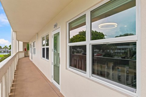 Condo in Deerfield Beach, Florida, 2 bedrooms  № 2286830 - photo 21