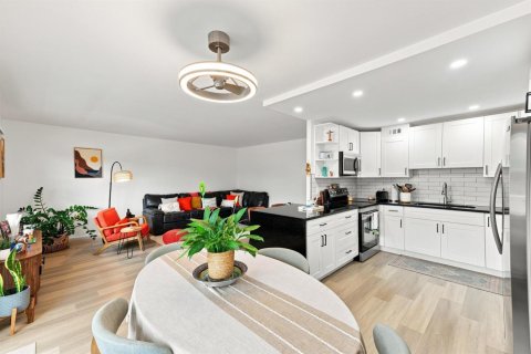 Condo in Deerfield Beach, Florida, 2 bedrooms  № 2286830 - photo 6