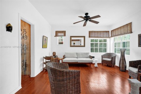 Condominio en venta en Miami Beach, Florida, 2 dormitorios, 68.75 m2 № 2090623 - foto 21