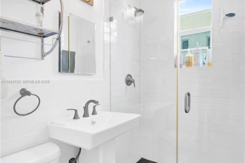 Condominio en venta en Miami Beach, Florida, 2 dormitorios, 68.75 m2 № 2090623 - foto 26