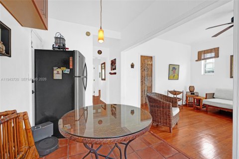 Condominio en venta en Miami Beach, Florida, 2 dormitorios, 68.75 m2 № 2090623 - foto 25