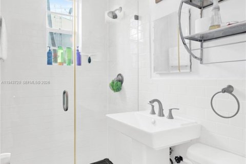 Condominio en venta en Miami Beach, Florida, 2 dormitorios, 68.75 m2 № 2090623 - foto 20