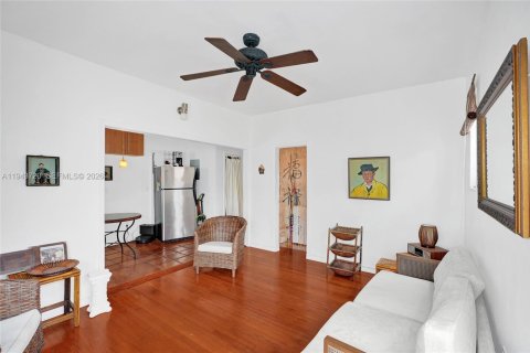 Condominio en venta en Miami Beach, Florida, 2 dormitorios, 68.75 m2 № 2090623 - foto 27
