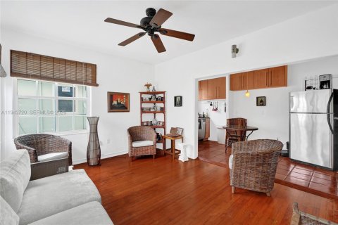 Condominio en venta en Miami Beach, Florida, 2 dormitorios, 68.75 m2 № 2090623 - foto 22