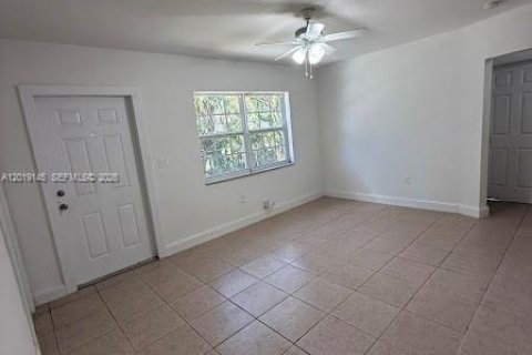 Immobilier commercial à vendre à Miami, Floride: 167.97 m2 № 2183539 - photo 23