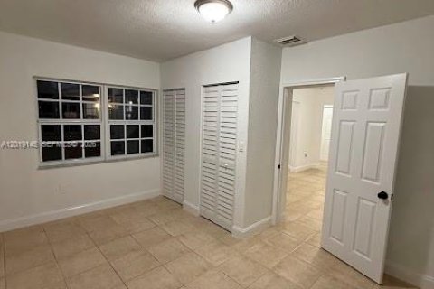 Immobilier commercial à vendre à Miami, Floride: 167.97 m2 № 2183539 - photo 11