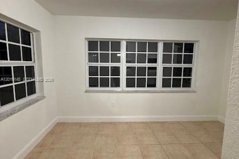 Immobilier commercial à vendre à Miami, Floride: 167.97 m2 № 2183539 - photo 27