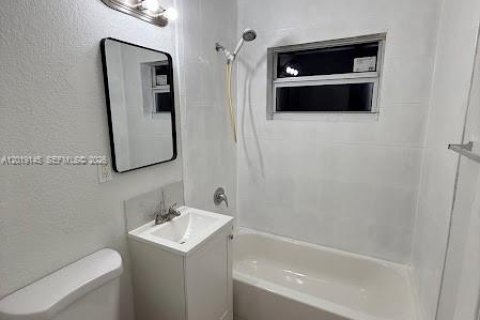 Immobilier commercial à vendre à Miami, Floride: 167.97 m2 № 2183539 - photo 6