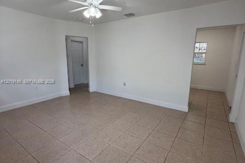 Immobilier commercial à vendre à Miami, Floride: 167.97 m2 № 2183539 - photo 25