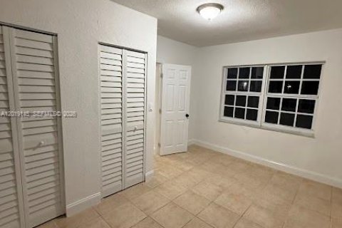 Immobilier commercial à vendre à Miami, Floride: 167.97 m2 № 2183539 - photo 12