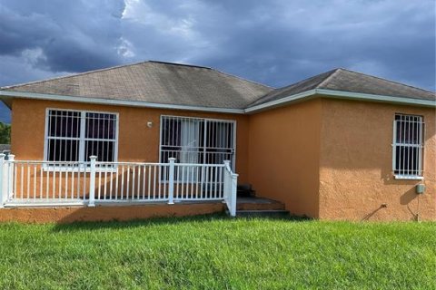 Снять в аренду виллу или дом в Орландо, Флорида 3 спальни, 103.31м2, № 1393935 - фото 3