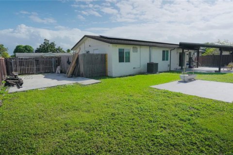 Casa en venta en Homestead, Florida, 3 dormitorios, 140.75 m2 № 1984661 - foto 21