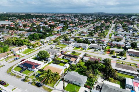 Casa en venta en Homestead, Florida, 3 dormitorios, 140.75 m2 № 1984661 - foto 27