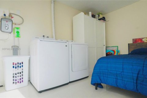 Casa en venta en Homestead, Florida, 3 dormitorios, 140.75 m2 № 1984661 - foto 17