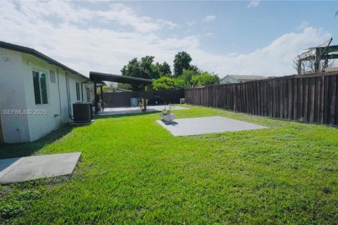 Casa en venta en Homestead, Florida, 3 dormitorios, 140.75 m2 № 1984661 - foto 20