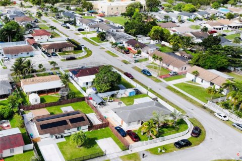 Casa en venta en Homestead, Florida, 3 dormitorios, 140.75 m2 № 1984661 - foto 28