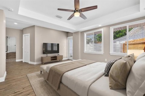 House in Tampa, Florida 6 bedrooms, 193.98 sq.m. № 2167261 - photo 10