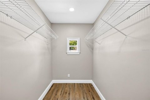House in Tampa, Florida 6 bedrooms, 193.98 sq.m. № 2167261 - photo 18