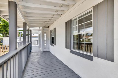 House in Tampa, Florida 6 bedrooms, 193.98 sq.m. № 2167261 - photo 2