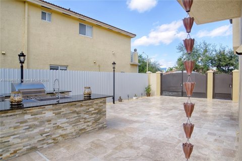 Купить виллу или дом в Майами, Флорида 4 спальни, 253.9м2, № 1934987 - фото 6