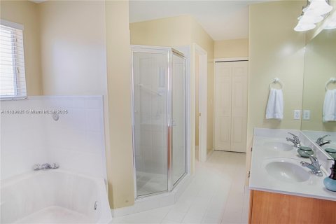 Купить виллу или дом в Майами, Флорида 4 спальни, 253.9м2, № 1934987 - фото 13