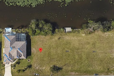Land in Cape Coral, Florida № 856158 - photo 1