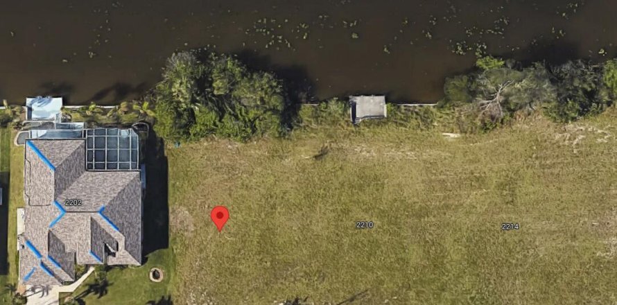 Land in Cape Coral, Florida № 856158