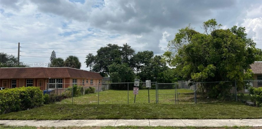 Земельный участок в Форт-Лодердейл, Флорида № 1927210