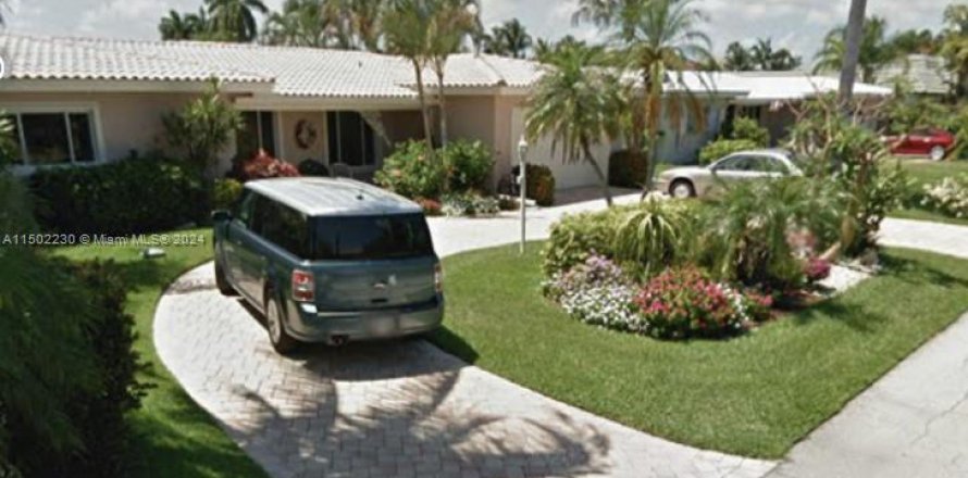 Villa ou maison à Lighthouse Point, Floride 5 chambres, 270.81 m2 № 1938809