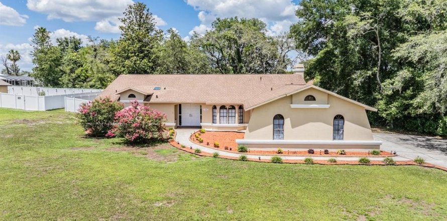 House in Spring Hill, Florida 3 bedrooms, 216.09 sq.m. № 1789765