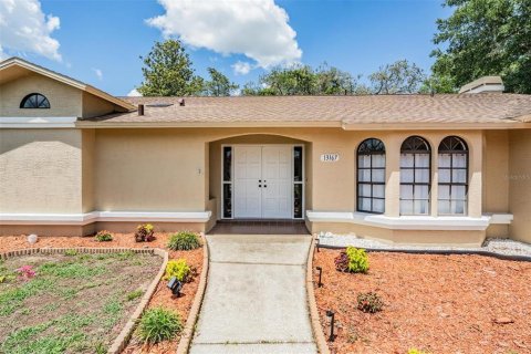 House in Spring Hill, Florida 3 bedrooms, 216.09 sq.m. № 1789765 - photo 2