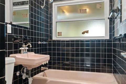 Купить виллу или дом в Дейд-Сити, Флорида 7 комнат, 116.13м2, № 1793170 - фото 21