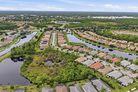 Villa ou maison à vendre à North Port, Floride: 2 chambres, 166.2 m2 № 2412683 - photo 10
