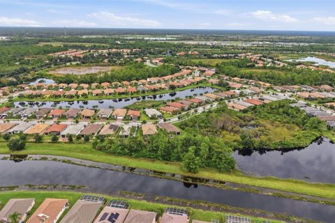 Villa ou maison à vendre à North Port, Floride: 2 chambres, 166.2 m2 № 2412683 - photo 11