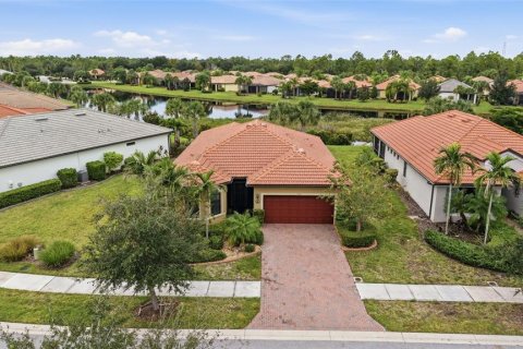 Villa ou maison à vendre à North Port, Floride: 2 chambres, 166.2 m2 № 2412683 - photo 4
