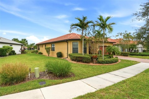 Villa ou maison à vendre à North Port, Floride: 2 chambres, 166.2 m2 № 2412683 - photo 3